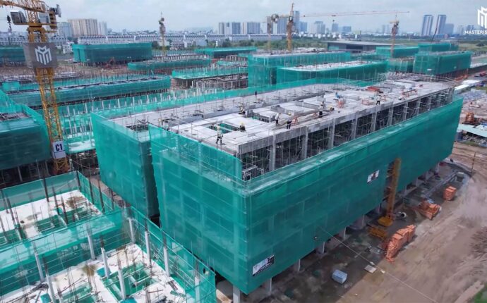 Tiến độ The Global City tháng 10/2022 nhà phố Soho đã cất nóc