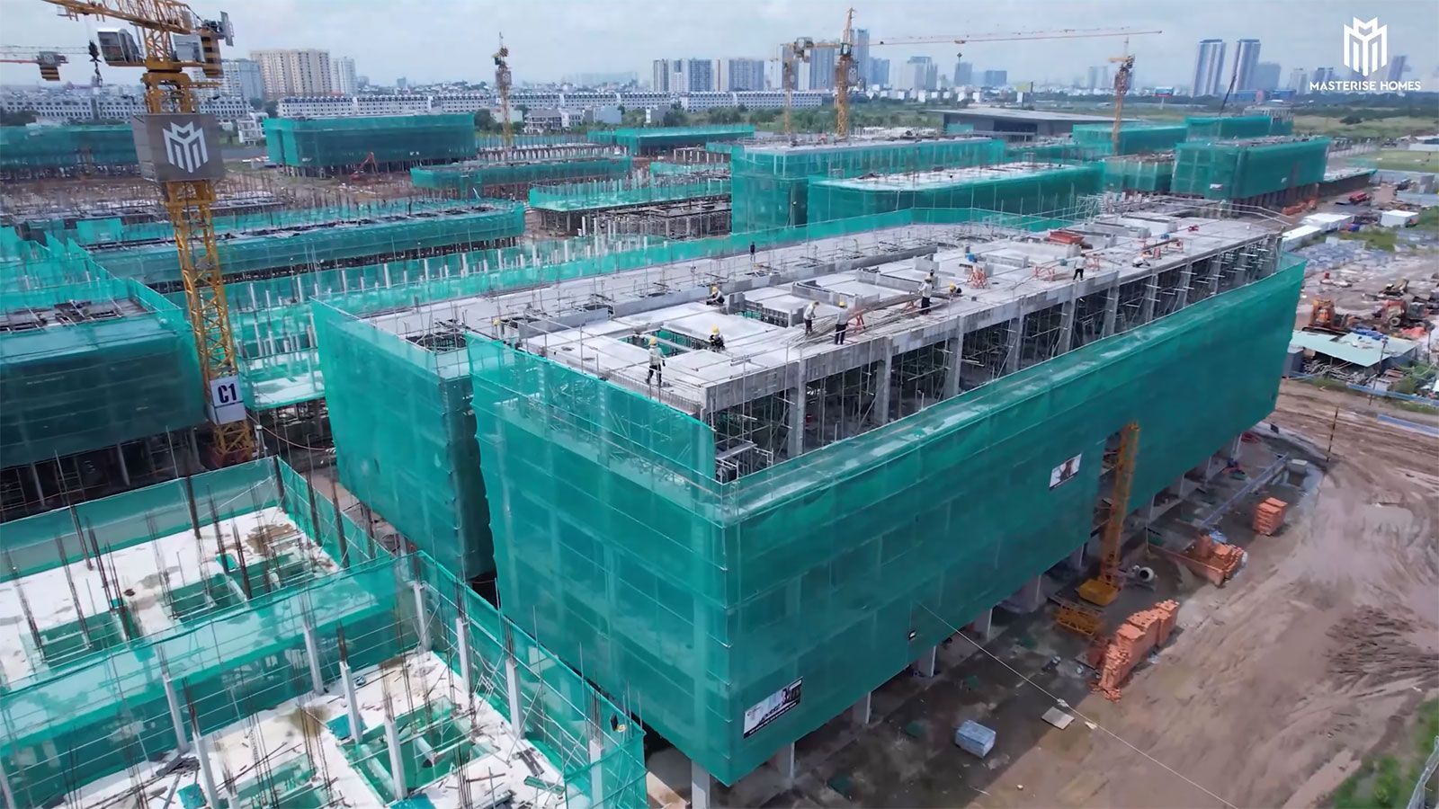 Tiến độ The Global City tháng 10/2022 nhà phố Soho đã cất nóc